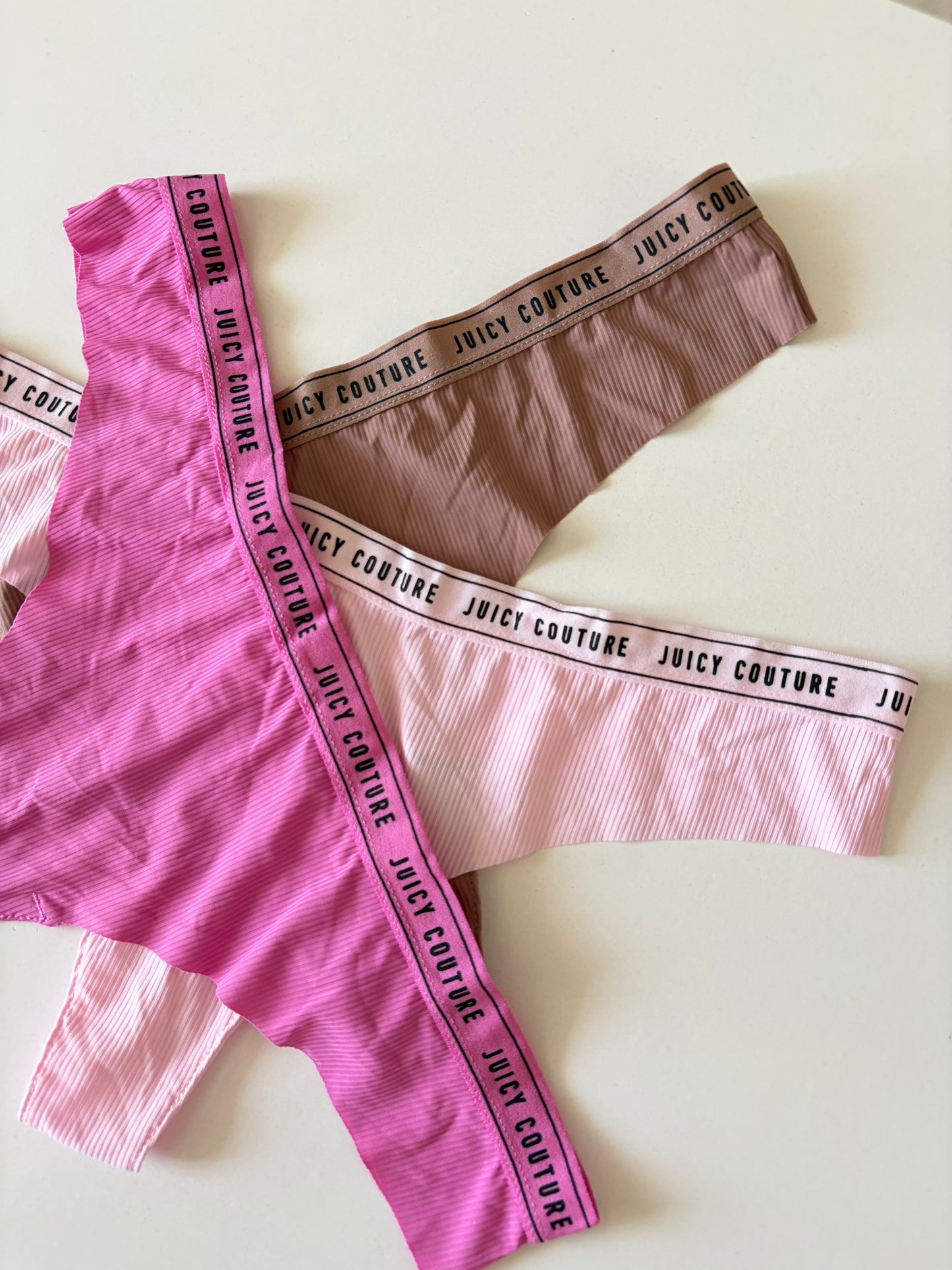 Juicy couture pack of 3 laser cut seamless thongs | L