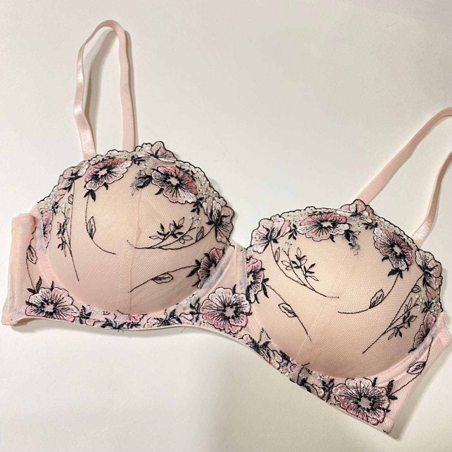 Nayomi bra