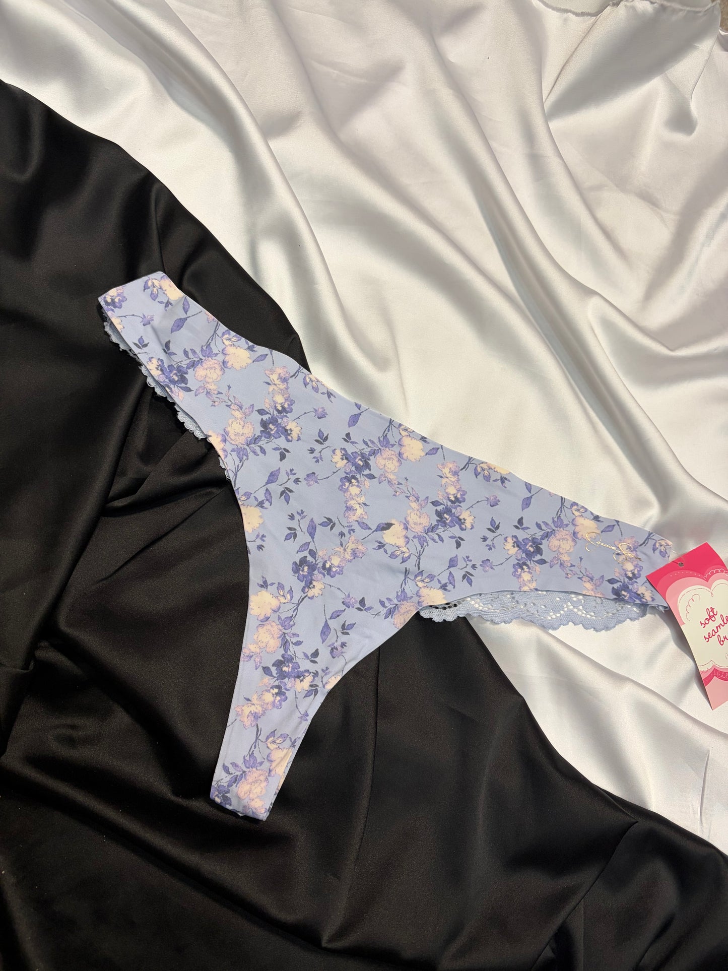 Jessica simpson laser cut thong | L