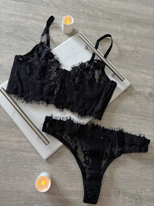 Black lace lingerie set