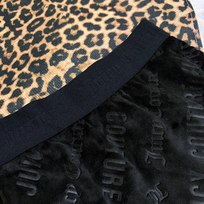 Juicy couture velvet short | S & L