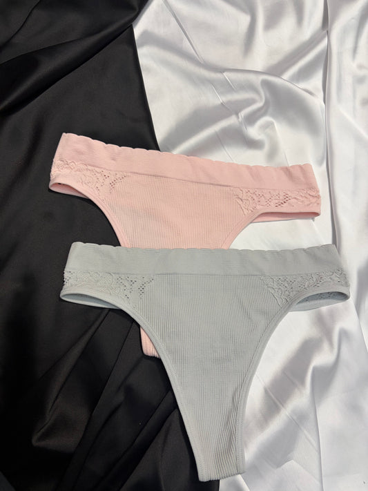 Jessica Simpson set of thongs | S