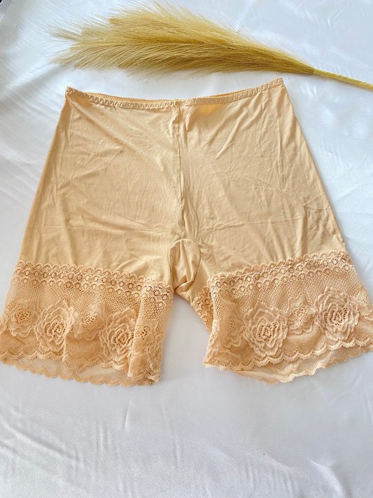 Laser cut highwaist short