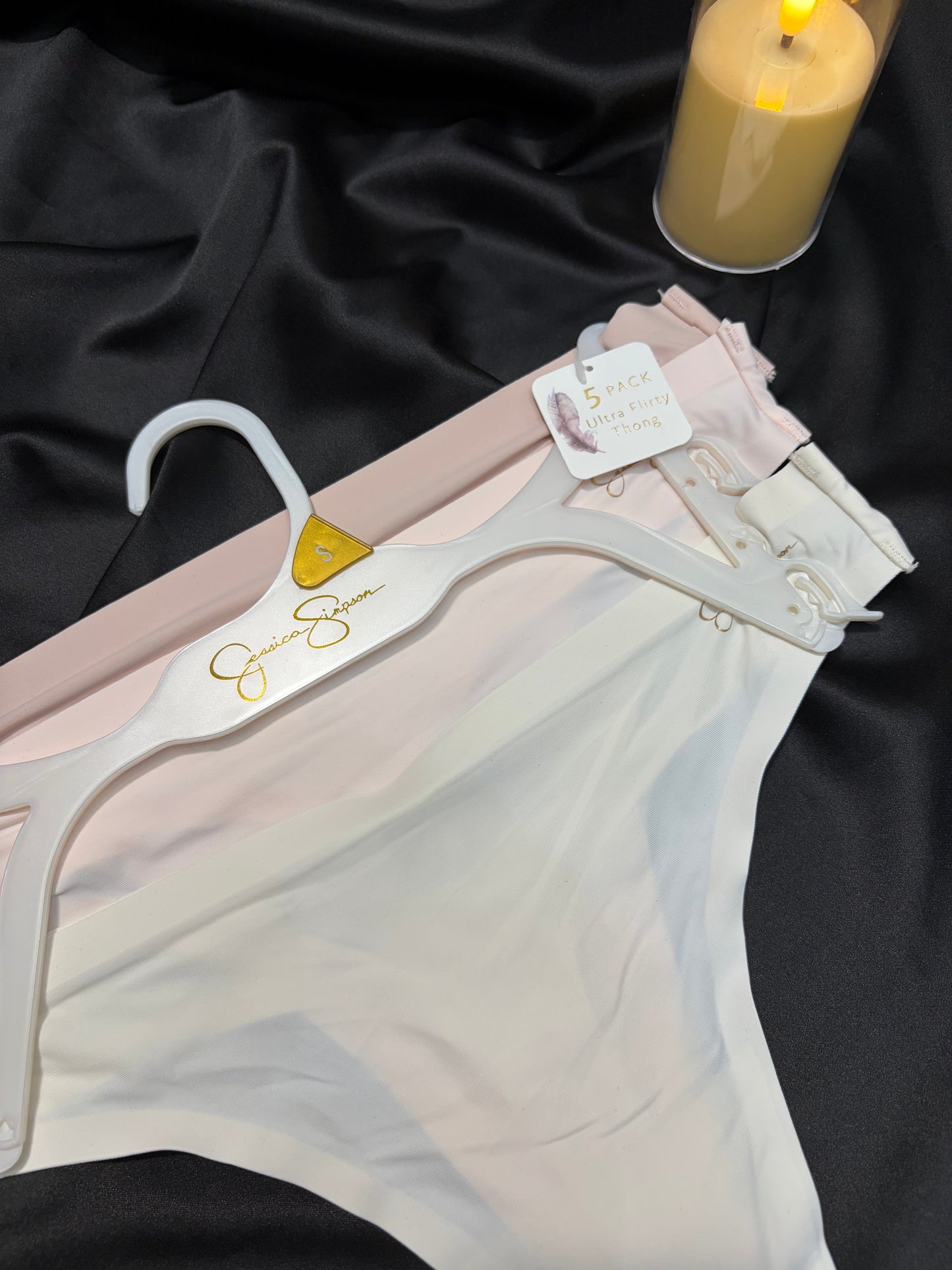 Jessica Simpson pack of 3 laser cut seamless thongs