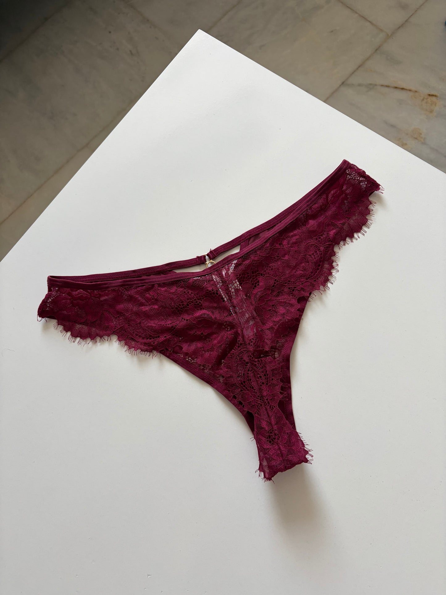 Love skin lace thong | M
