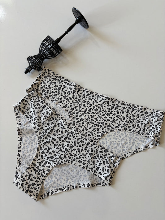 Leopard print laser cut panties | S & M