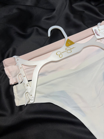 Jessica Simpson pack of 3 laser cut seamless thongs