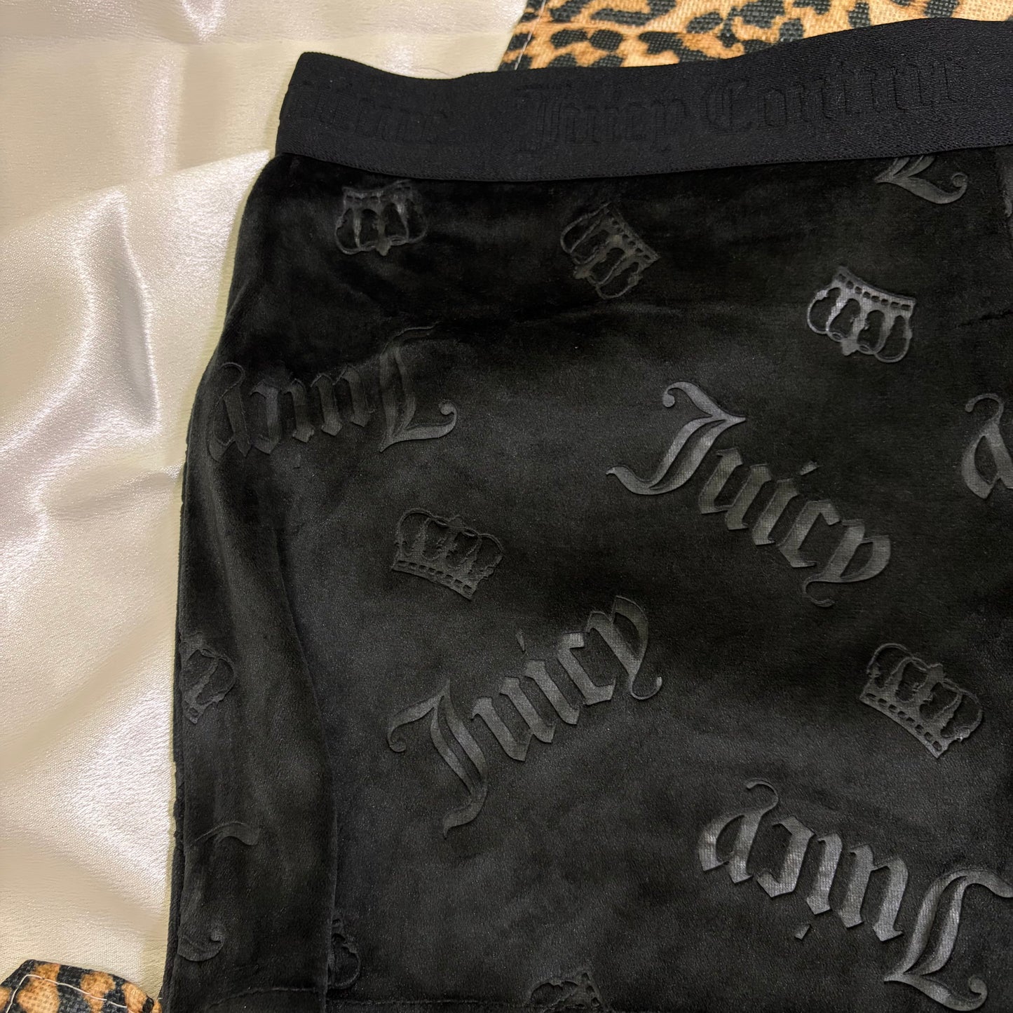 Juicy couture velvet short | L & XL