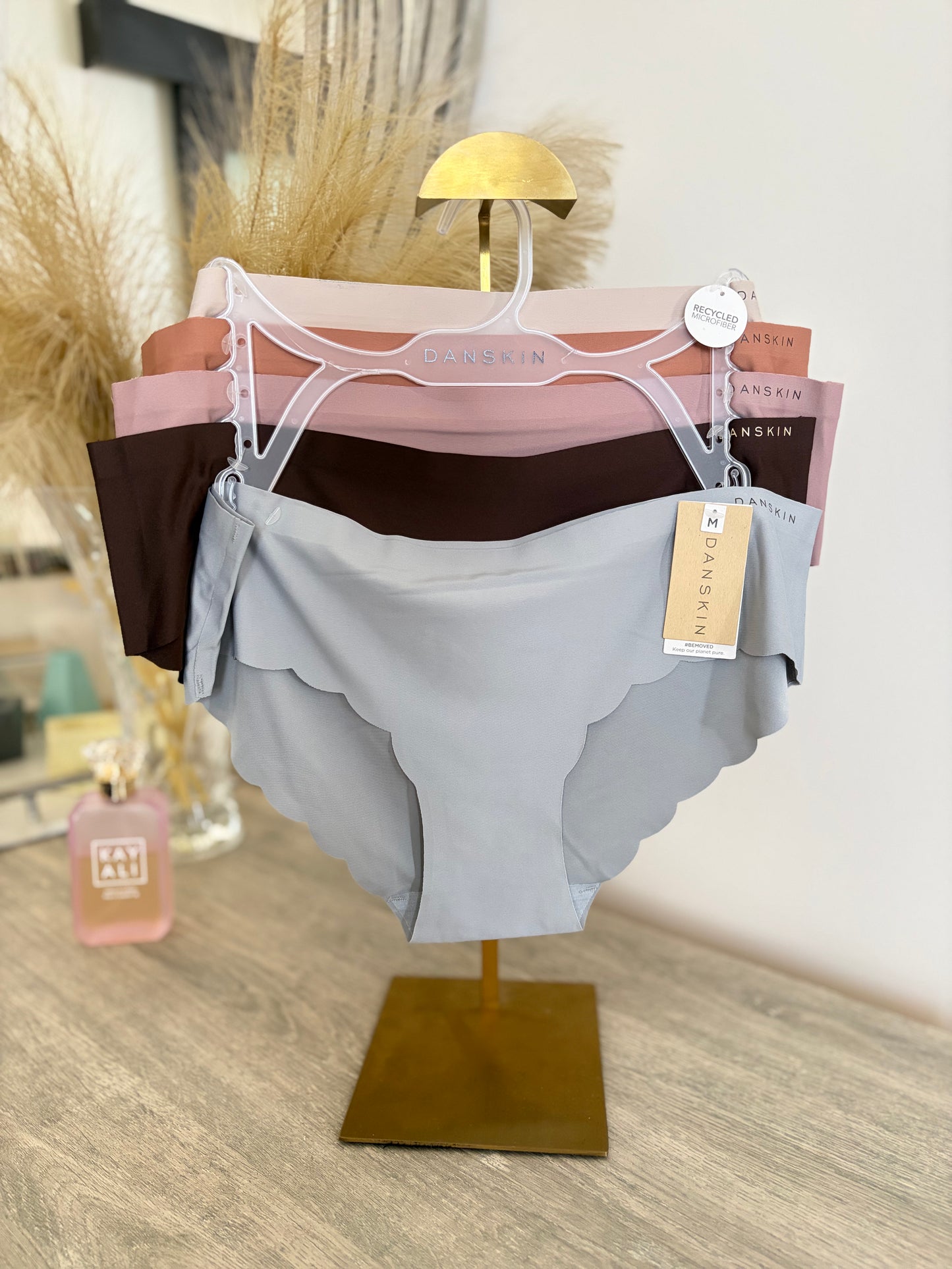 Danskin pack of 5 laser cut seamless panties | M