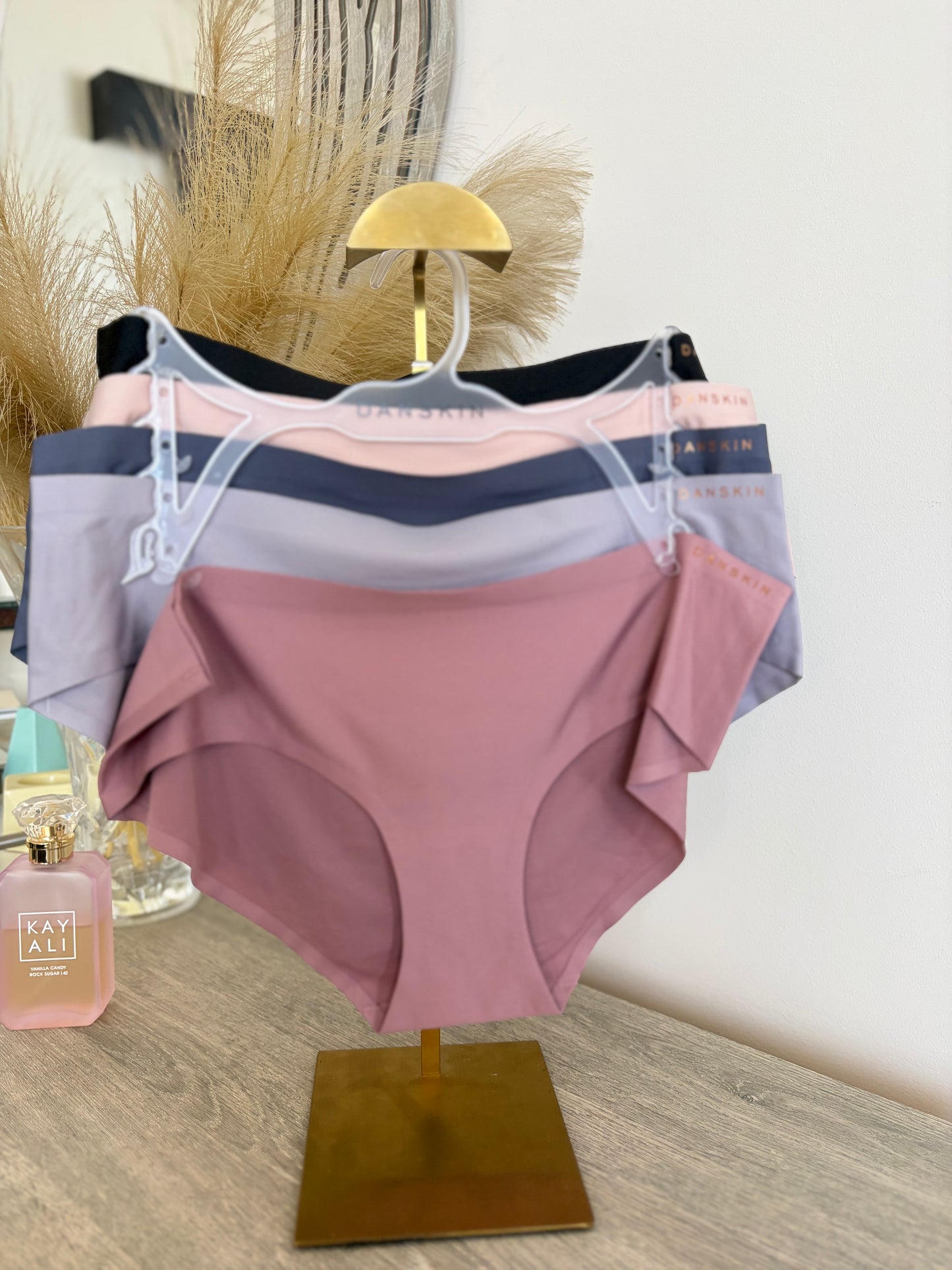 Danskin pack of 5 laser cut panties | M