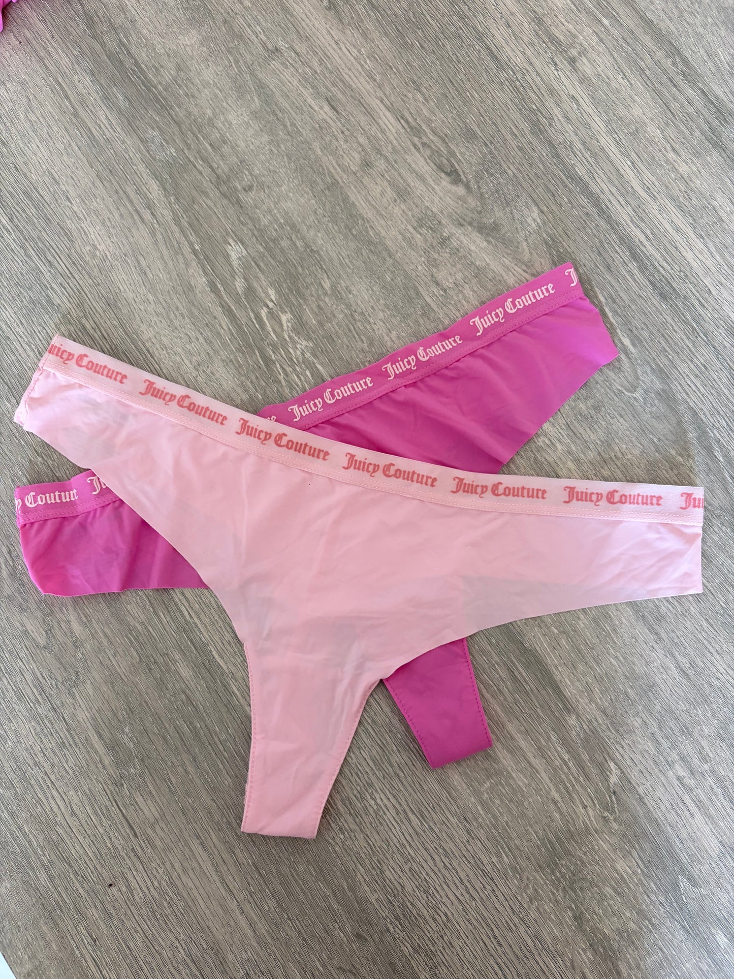 Juicy couture pack of 2 laser cut seamless thongs | L