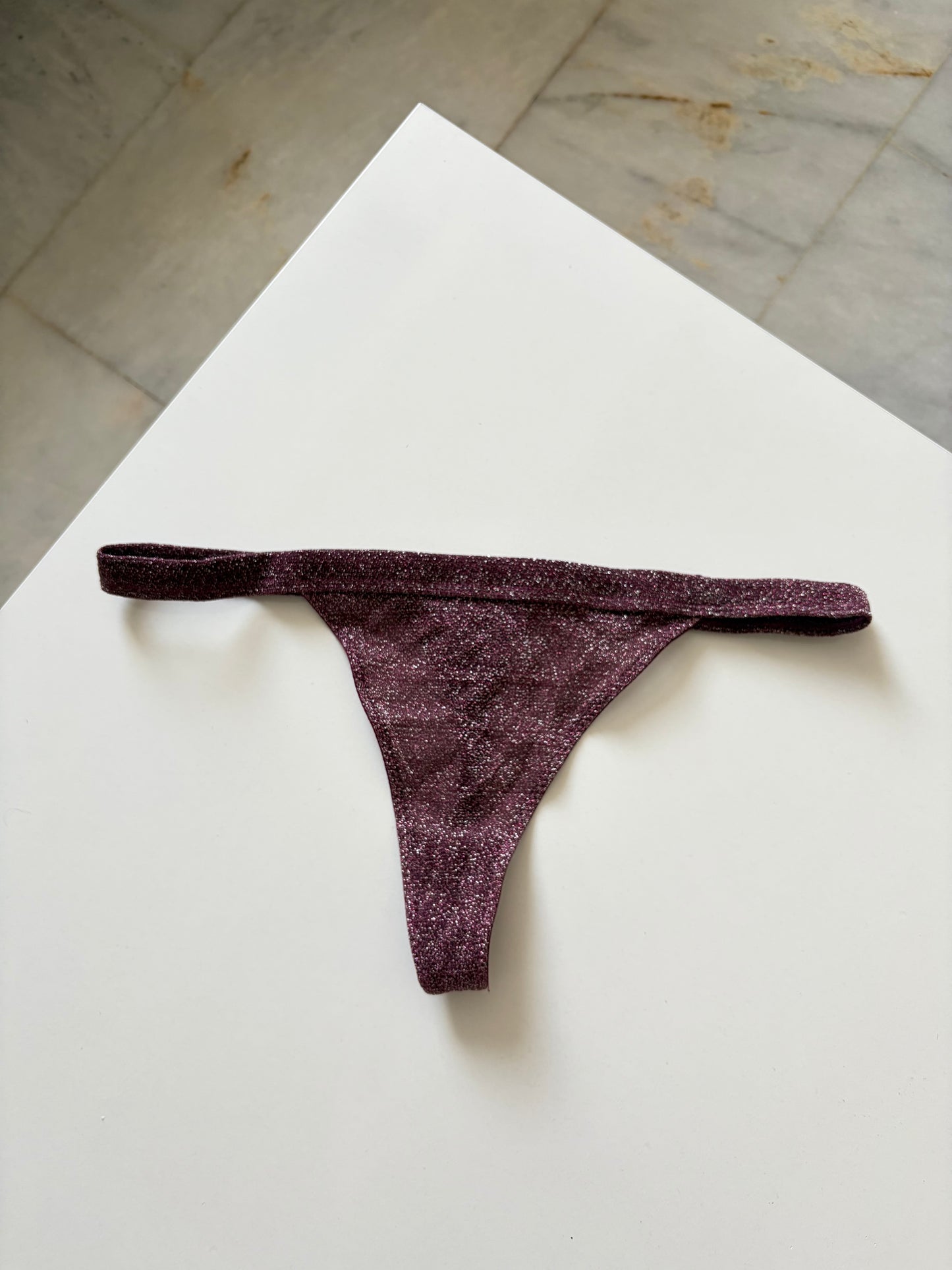 Primark shiny thong | M