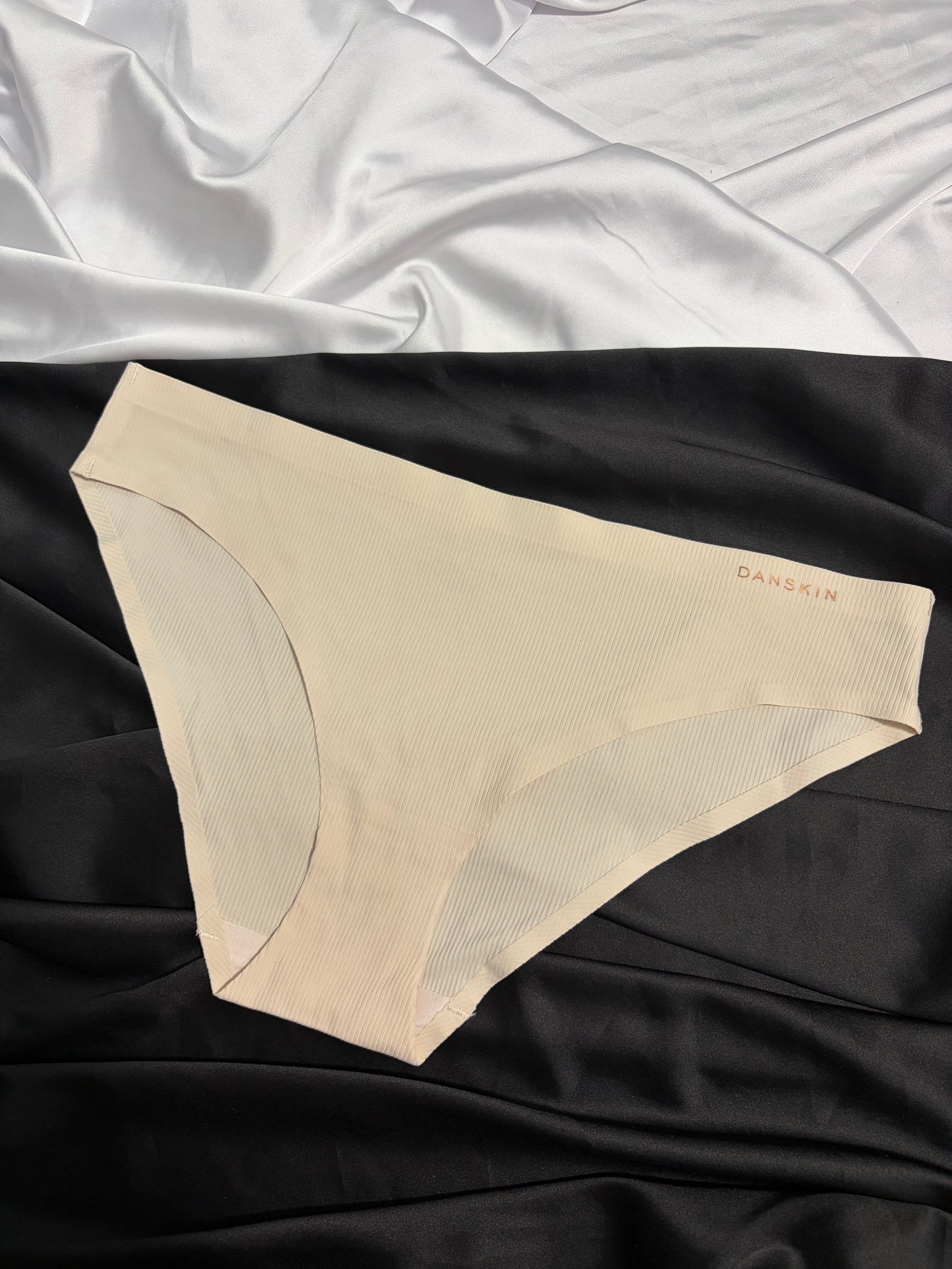 Danskin laser cut | L