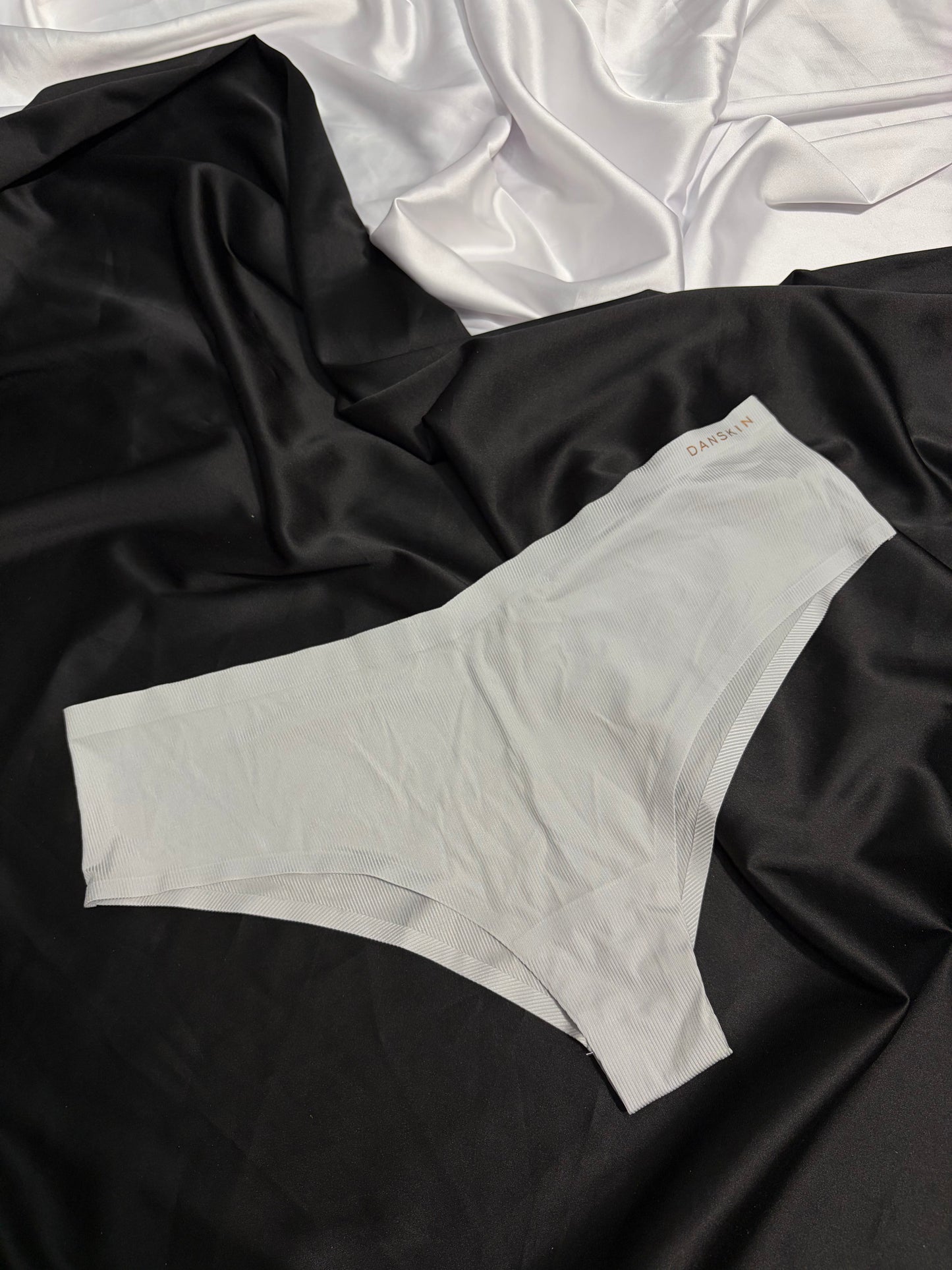Danskin ribbed laser cut | L