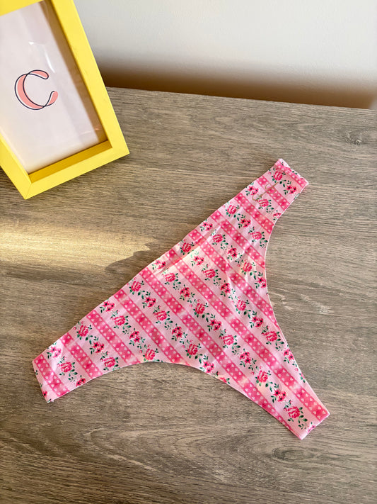 Jessica simpson laser cut thong | M