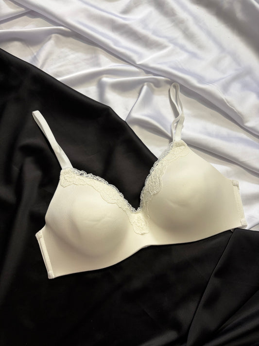 Maidenform wire free molded bra | 34/75 B