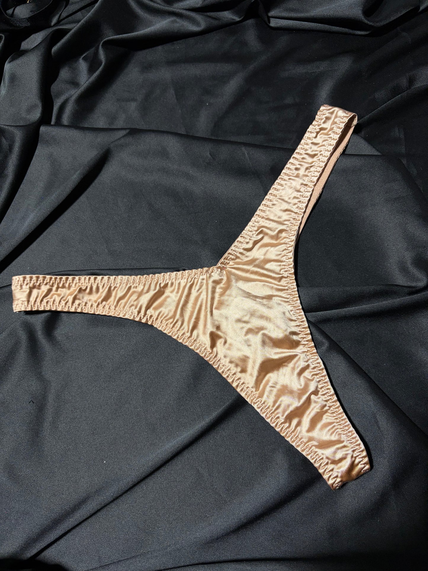 House of desire V shape thong