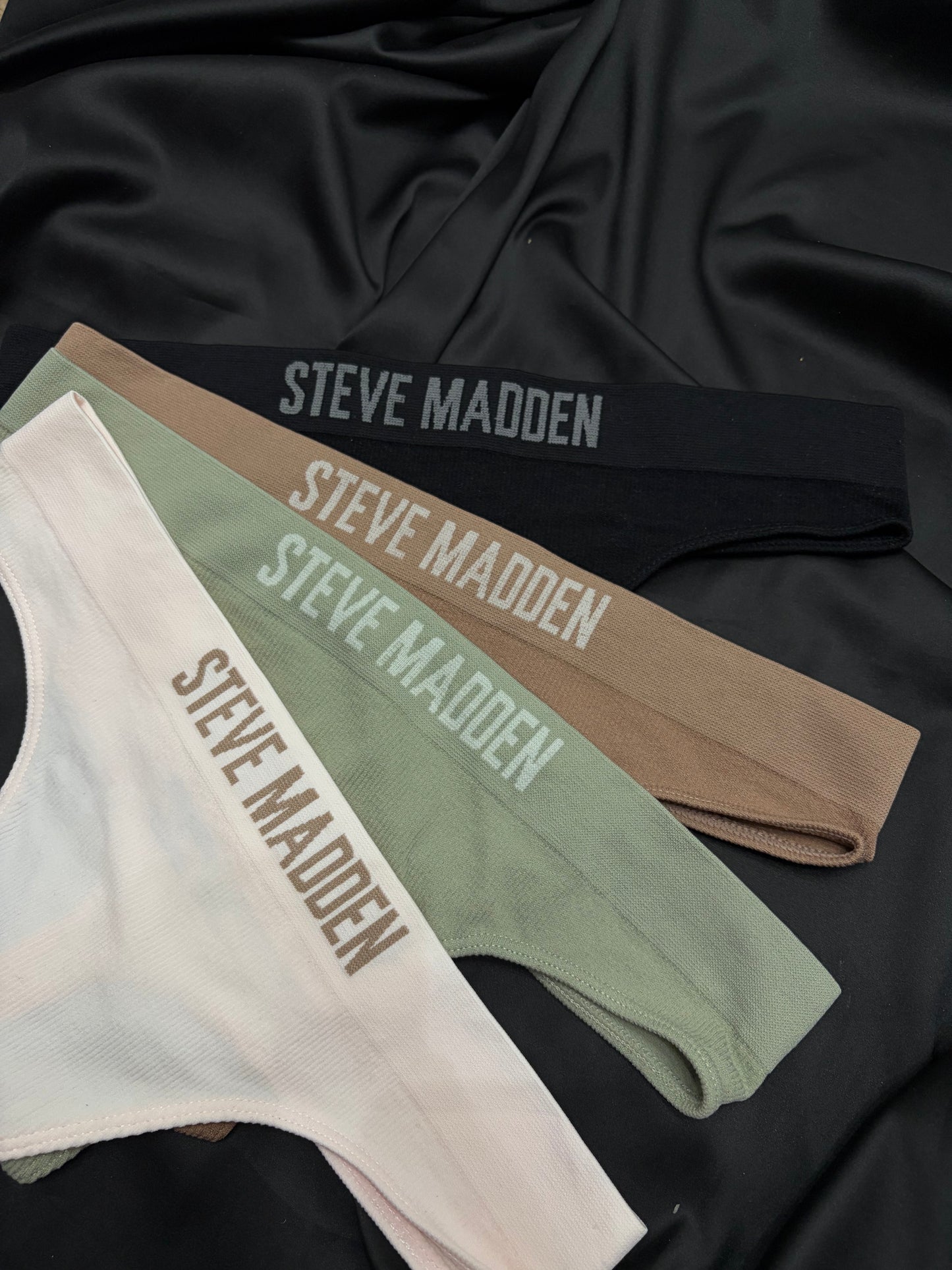 Steve madden pack of 4 thongs | M